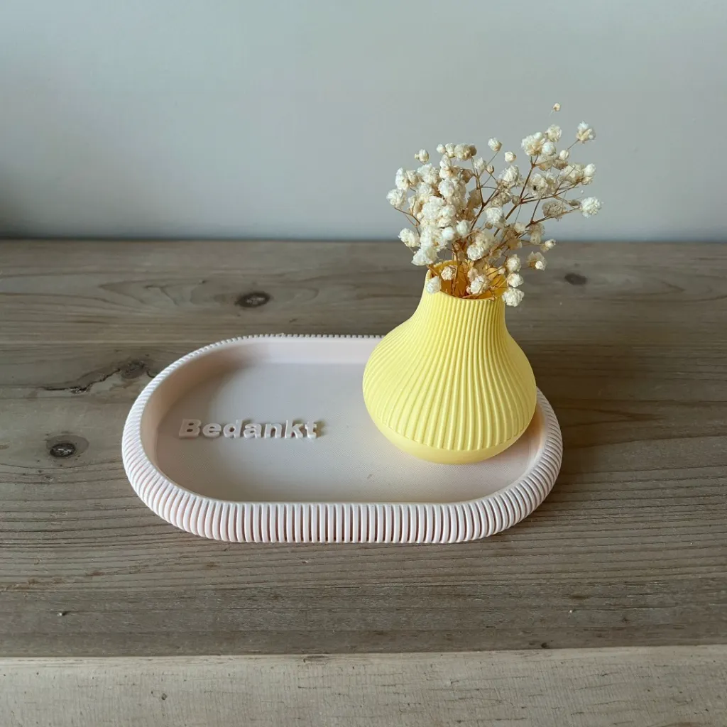 Japandi-vaas-met-mini-vaasje-en-droogbloemen 2.webp